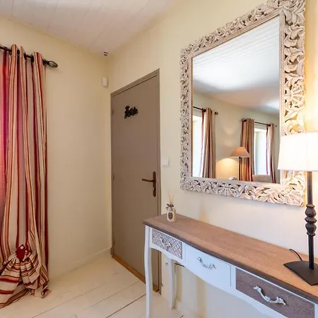 Les Caroubiers Bed and breakfast 4*