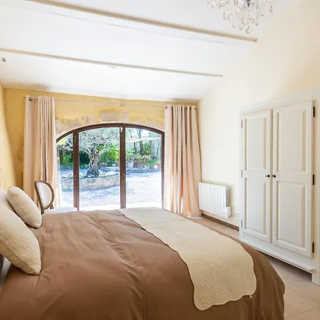 Bed & Breakfast Les Caroubiers