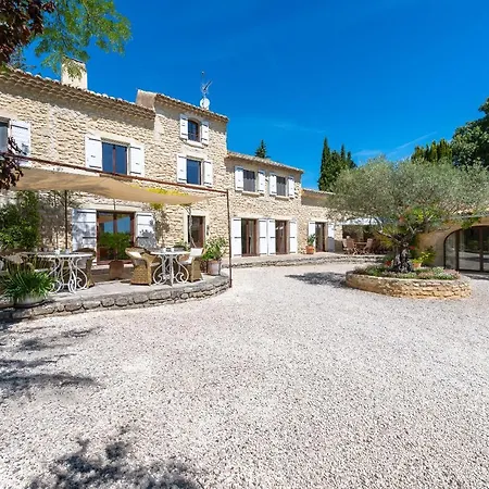 Les Caroubiers Bed & Breakfast 4*